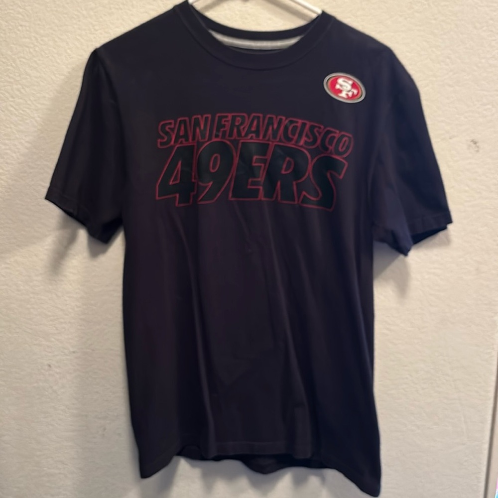 Nike size medium nfl San Francisco 49ers t-shirt, black with red logo